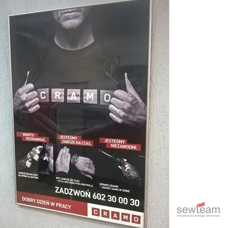 Plakat reklamowy w ramie, materiał POS dla firmy